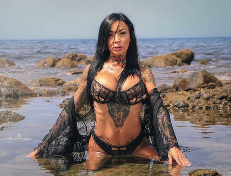 Nacktes geleaktes OnlyFans-Foto von Nereida Medina