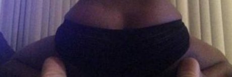 Nacktes geleaktes OnlyFans-Foto von Adifferentbreed