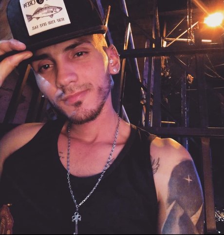 Nacktes geleaktes OnlyFans-Foto von Neo