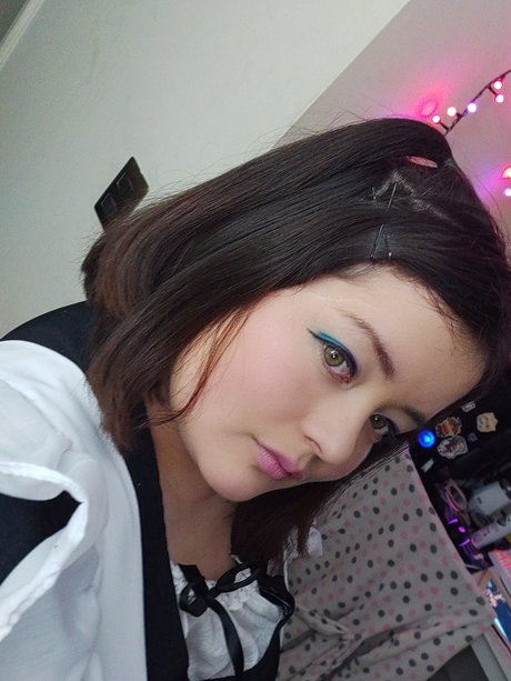 Nacktes geleaktes OnlyFans-Foto von Nekobarbsets