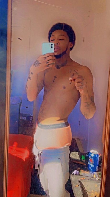 Nacktes geleaktes OnlyFans-Foto von See More