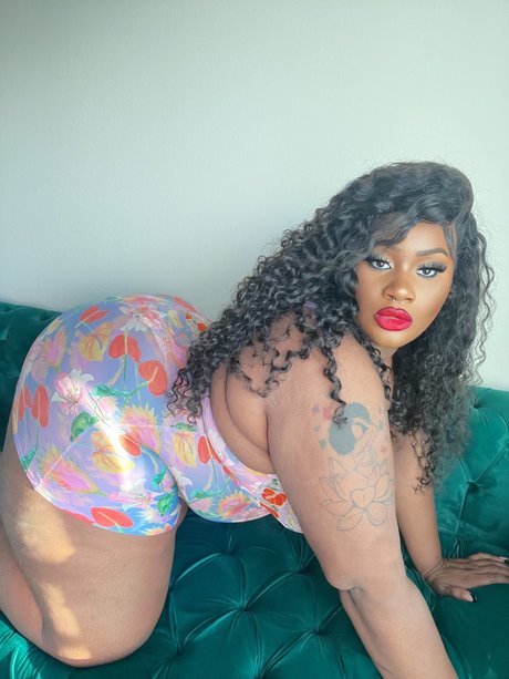 Nacktes geleaktes OnlyFans-Foto von Naz