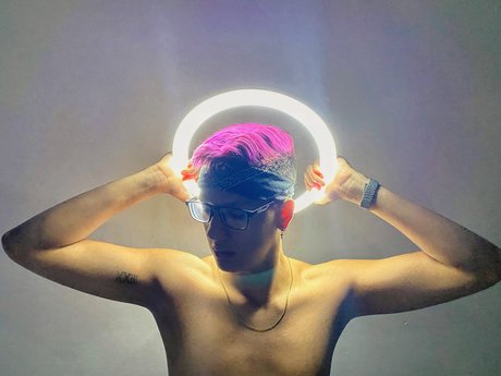 Nacktes geleaktes OnlyFans-Foto von Andrs