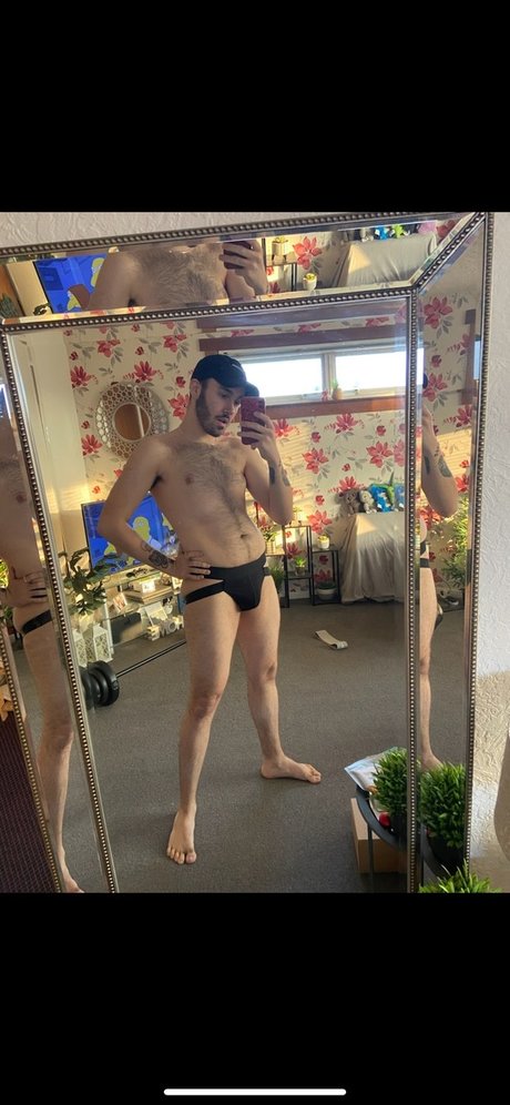 Nacktes geleaktes OnlyFans-Foto von Naughty Tom
