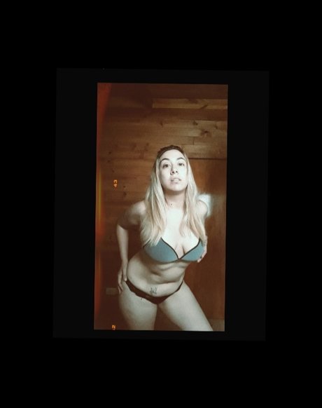 Nacktes geleaktes OnlyFans-Foto von Natu