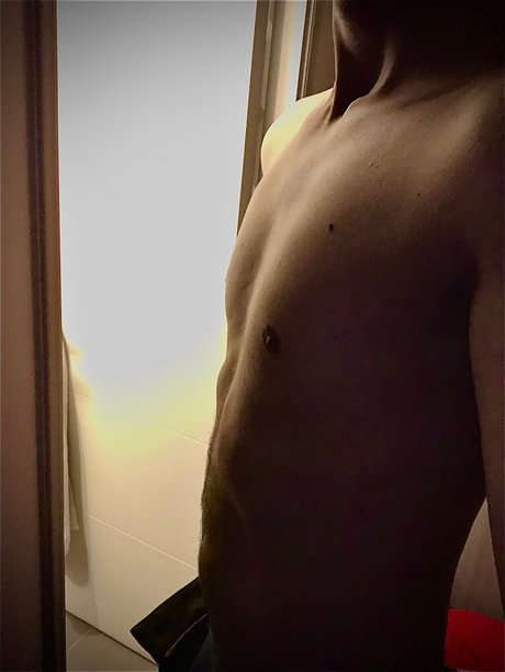 Nacktes geleaktes OnlyFans-Foto von Natural Latino