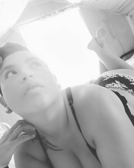 Nacktes geleaktes OnlyFans-Foto von Sexybom