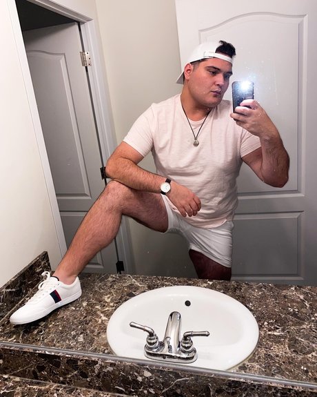 Nacktes geleaktes OnlyFans-Foto von Nathan Ross