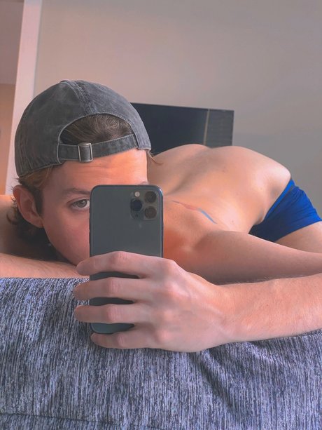 Nacktes geleaktes OnlyFans-Foto von Nate James