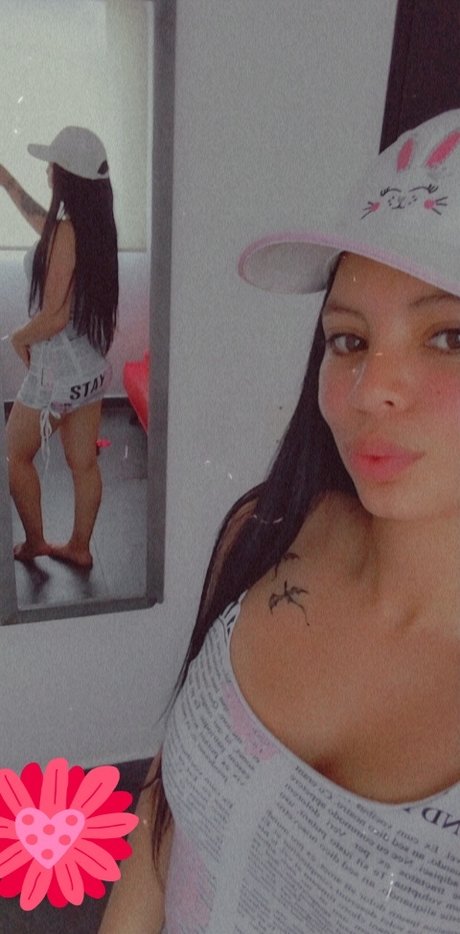 Nacktes geleaktes OnlyFans-Foto von Nataly Laverde