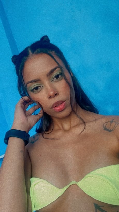 Nacktes geleaktes OnlyFans-Foto von  Naomi Free