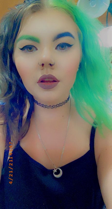Nacktes geleaktes OnlyFans-Foto von Nancy May