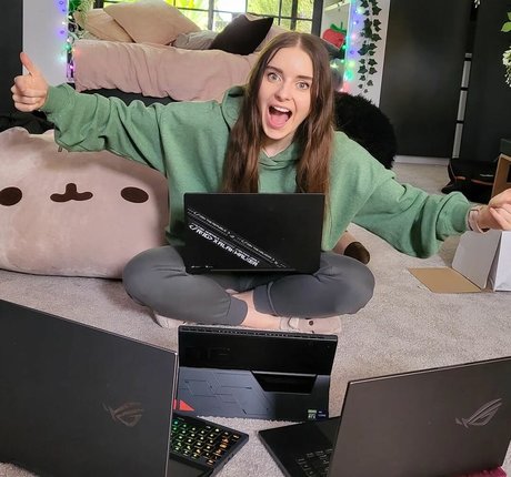 Nacktes geleaktes OnlyFans-Foto von Loserfruit