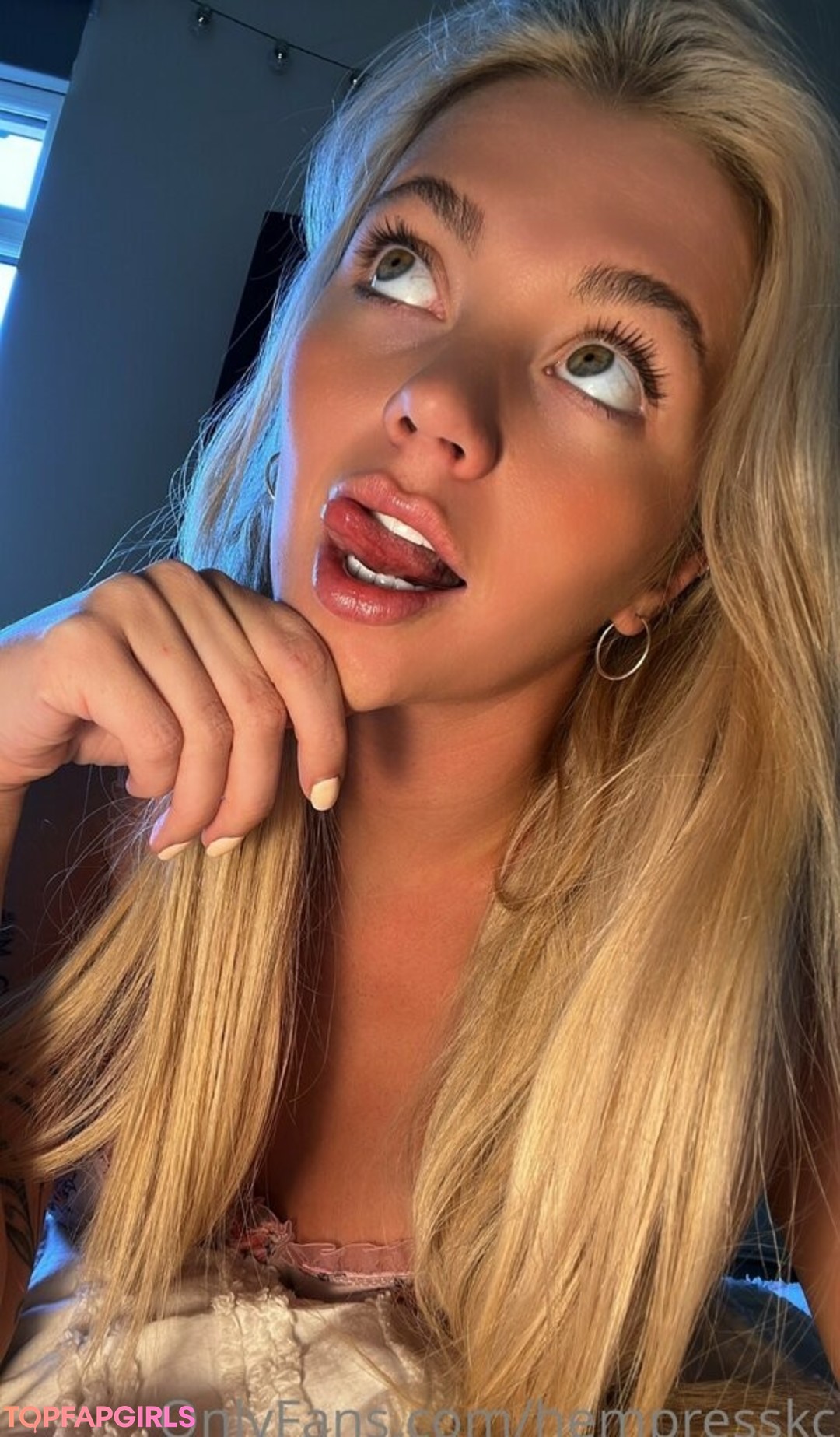 Nacktes geleaktes OnlyFans-Foto von Hempresskc #1794