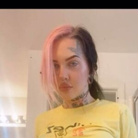 Nacktes geleaktes OnlyFans-Foto von Baby Goth