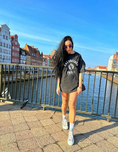 Nacktes geleaktes OnlyFans-Foto von Alinaboobs