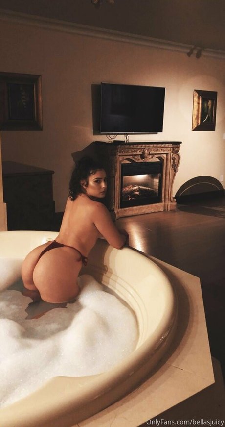 Nacktes geleaktes OnlyFans-Foto von Bellasjuicy