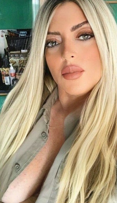 Nacktes geleaktes OnlyFans-Foto von Flaviana Basta