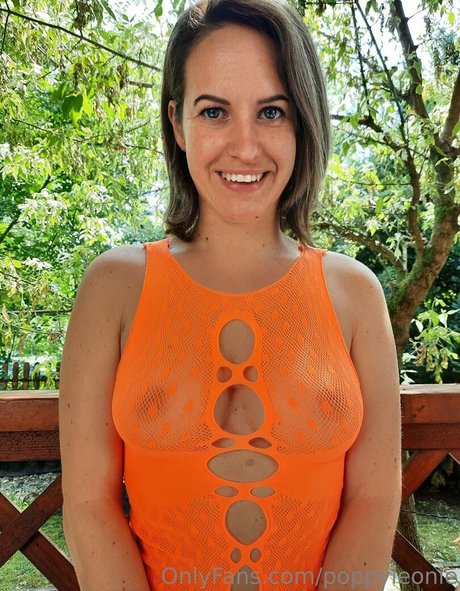 Nacktes geleaktes OnlyFans-Foto von Poppy Leonie