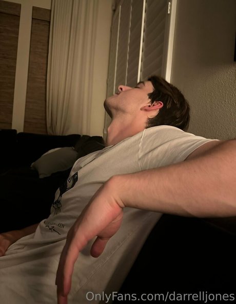 Nacktes geleaktes OnlyFans-Foto von Darrelljones
