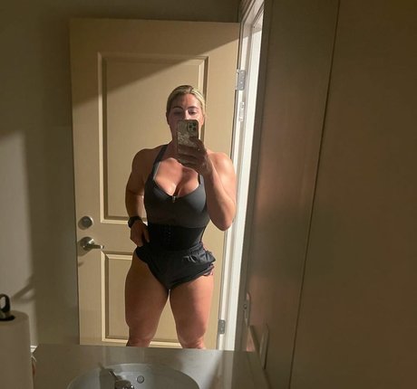 Nacktes geleaktes OnlyFans-Foto von Dr Colette Larsen