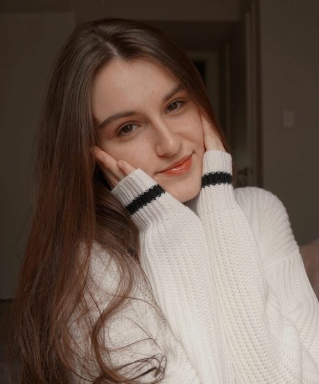 Nacktes geleaktes OnlyFans-Foto von Maggie Roscher