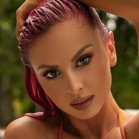 Danni Ellexo