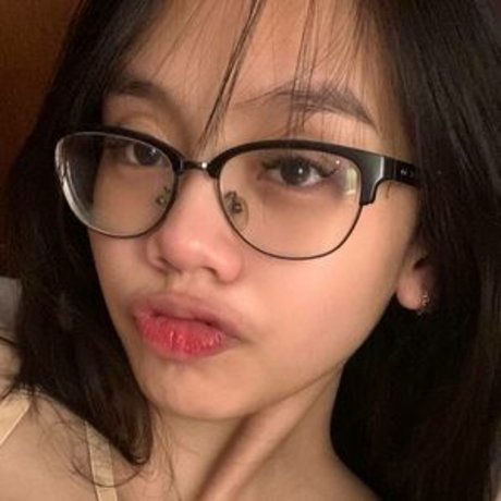 Nacktes geleaktes OnlyFans-Foto von Hilixlie