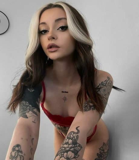 Nacktes geleaktes OnlyFans-Foto von Amelciasiri