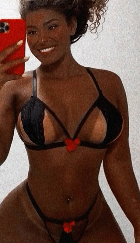 Nacktes geleaktes OnlyFans-Foto von Ynaraabb