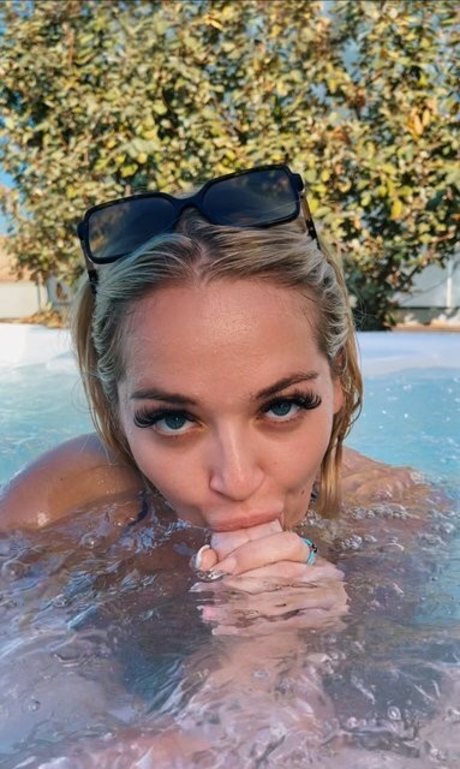 Nacktes geleaktes OnlyFans-Foto von Lana Wolf