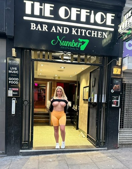 Nacktes geleaktes OnlyFans-Foto von Lana Wolf