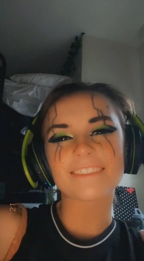 Nacktes geleaktes OnlyFans-Foto von Izassassin