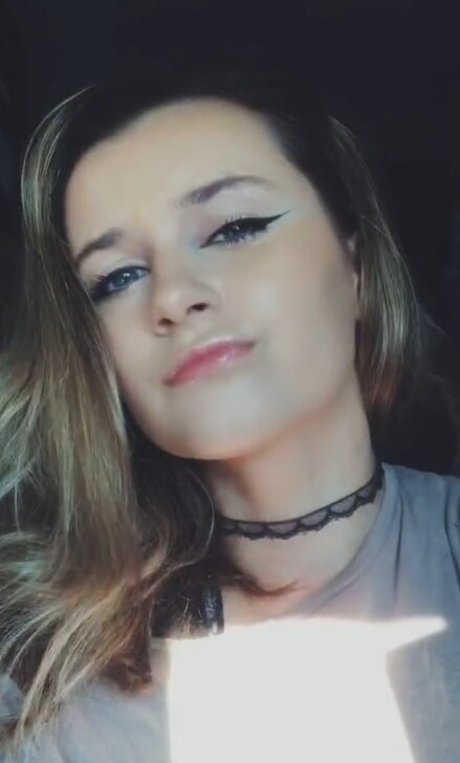 Nacktes geleaktes OnlyFans-Foto von Izassassin
