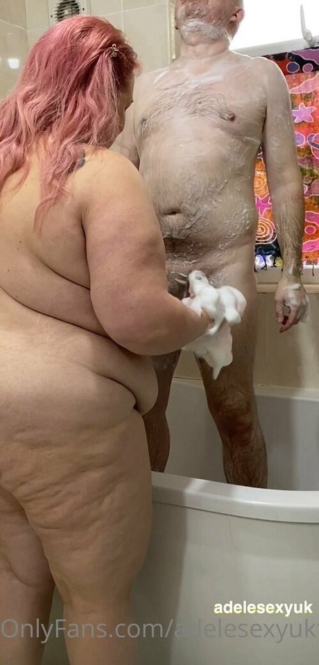 Nacktes geleaktes OnlyFans-Foto von Adelesexyukfree