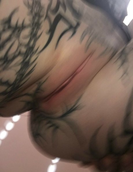 Nacktes geleaktes OnlyFans-Foto von Babyskeleton