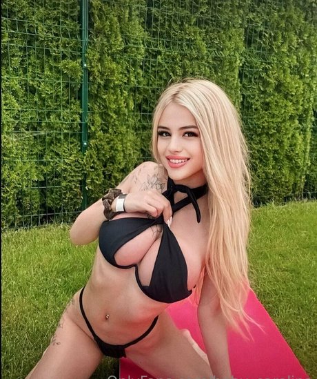 Nacktes geleaktes OnlyFans-Foto von Babycarolina
