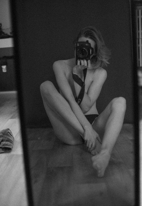 Nacktes geleaktes OnlyFans-Foto von Iviivinskaya
