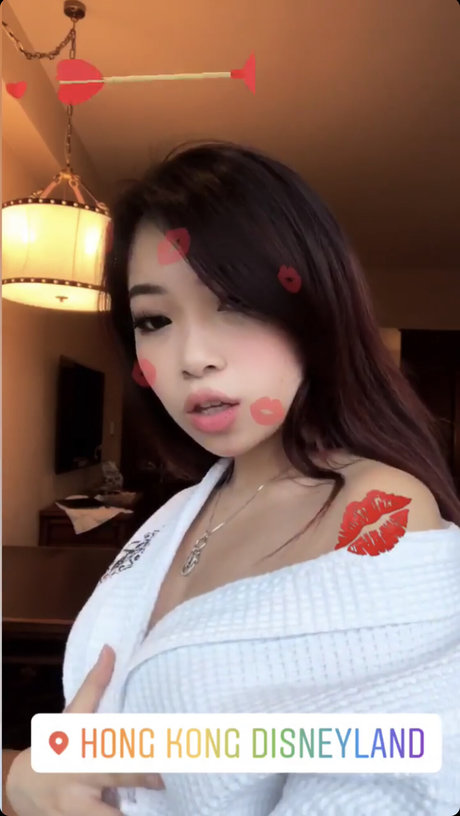 Nacktes geleaktes OnlyFans-Foto von Fruitypoppin