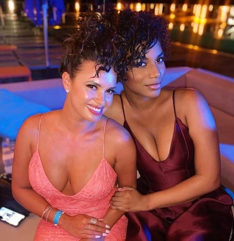 Nacktes geleaktes OnlyFans-Foto von Taylor Rooks