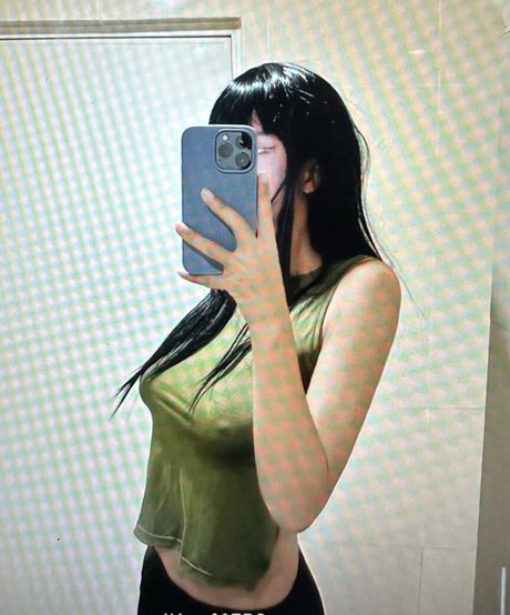 Nacktes geleaktes OnlyFans-Foto von Arihienna