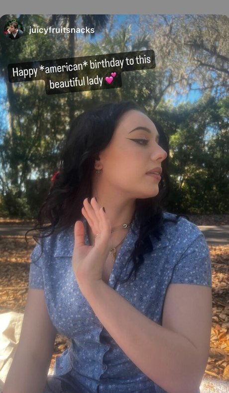 Nacktes geleaktes OnlyFans-Foto von Livbev