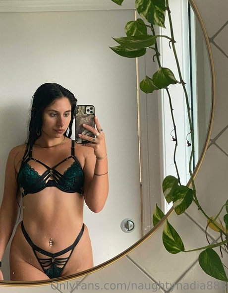 Nacktes geleaktes OnlyFans-Foto von Naughtynadia888