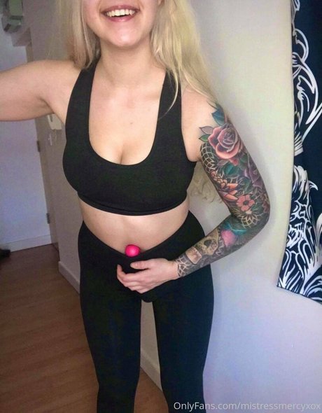 Nacktes geleaktes OnlyFans-Foto von Mistressmercyxox