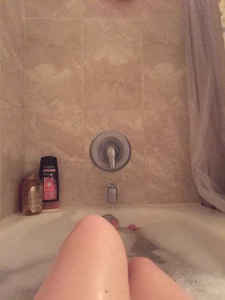 Nacktes geleaktes OnlyFans-Foto von Olivia Grace