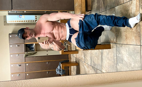 Nacktes geleaktes OnlyFans-Foto von Jw