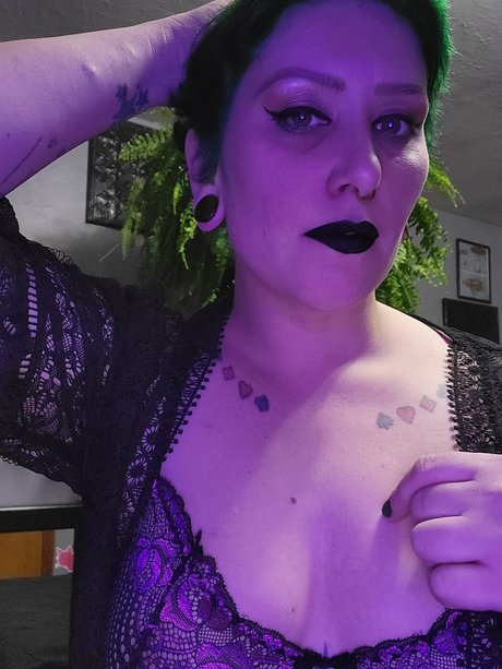 Nacktes geleaktes OnlyFans-Foto von Nudetarotmuse