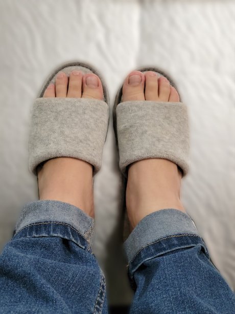 Nacktes geleaktes OnlyFans-Foto von Real Feet