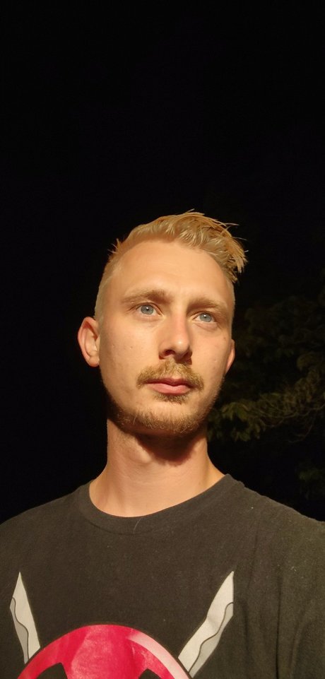 Nacktes geleaktes OnlyFans-Foto von Omar