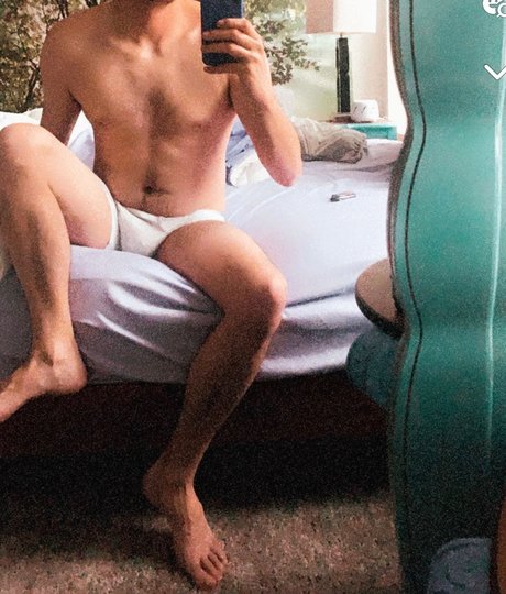 Nacktes geleaktes OnlyFans-Foto von None To Go